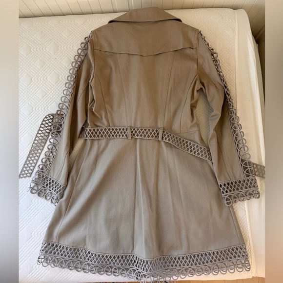 Ellie Tahari trench coat - new with tag - Picture 10 of 10